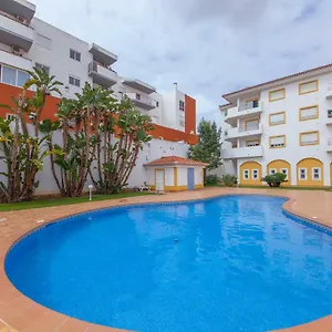 De 100 M² En Sao Sebastiao, Con 2 Habitación Lagos